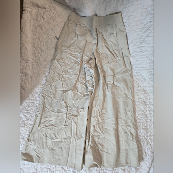 Lululemon Athletica Stretch Woven Wide-Leg High-Rise Crop Pants - Picture 5 of 6